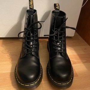 Women's US Size 9 Doc Martens/Dr. Martens 1460